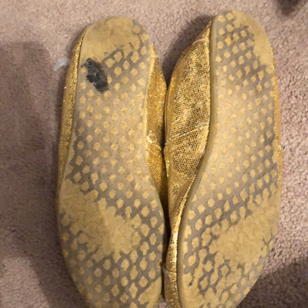 Toms - Picture 2 of 2